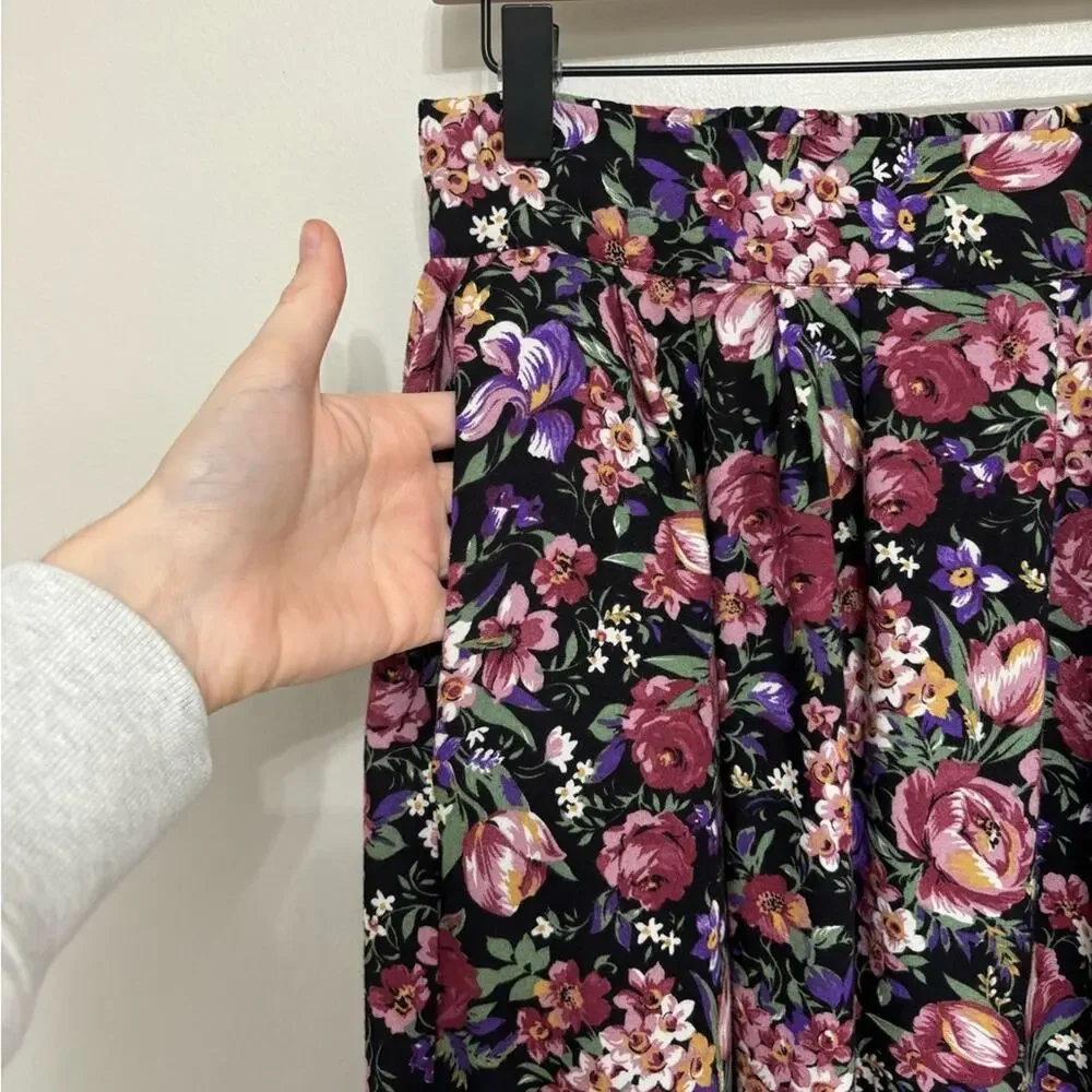 Vintage 90s Grunge Black Floral Pockets Midi Skirt S/M